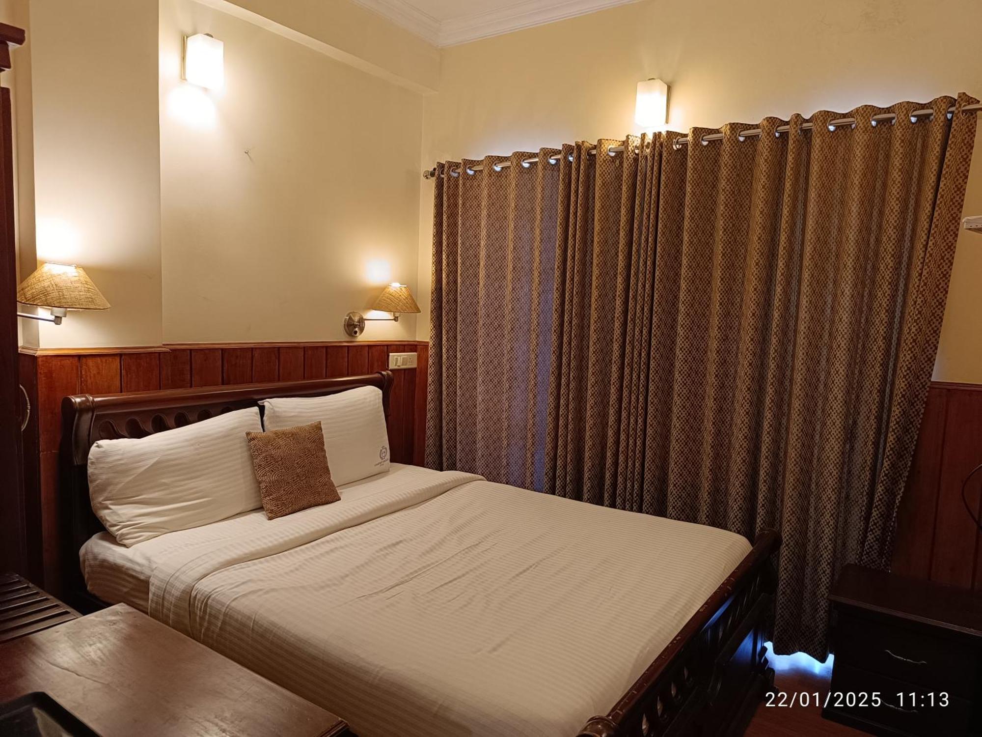 Garden Manor Hotel Udagamandalam Room photo