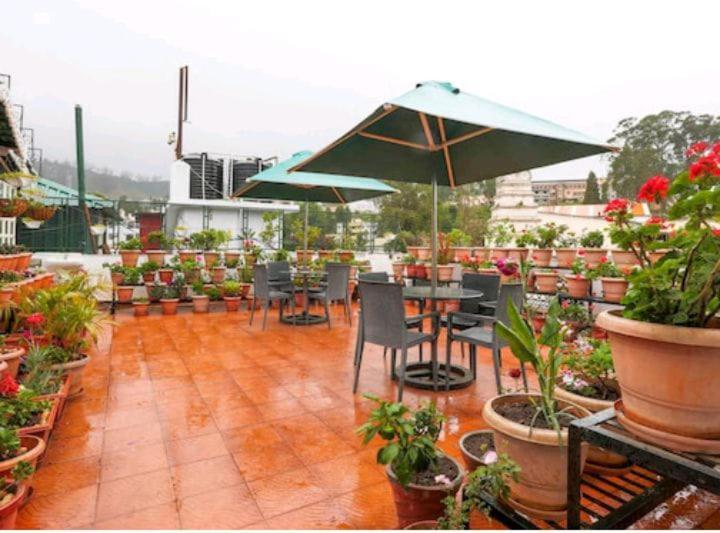 Garden Manor Hotel Udagamandalam Exterior photo