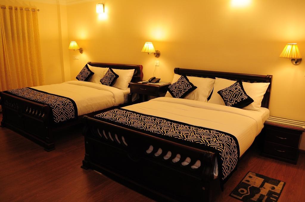 Garden Manor Hotel Udagamandalam Exterior photo