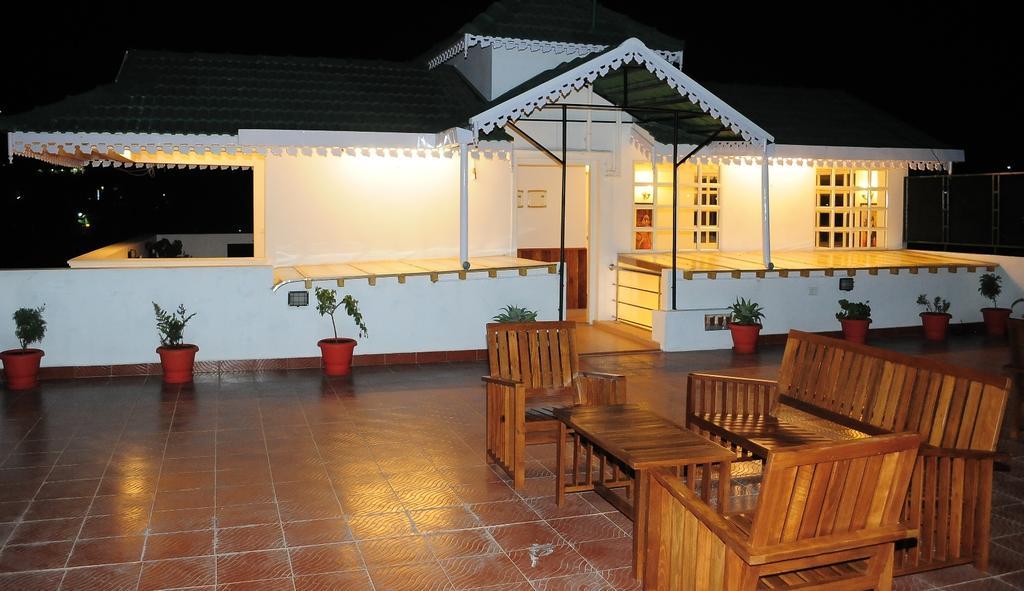 Garden Manor Hotel Udagamandalam Exterior photo