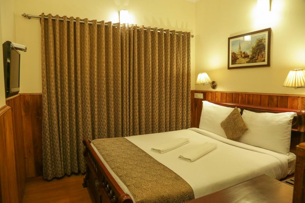 Garden Manor Hotel Udagamandalam Exterior photo