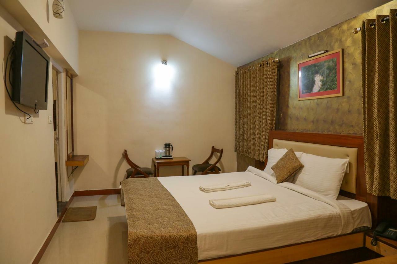 Garden Manor Hotel Udagamandalam Exterior photo